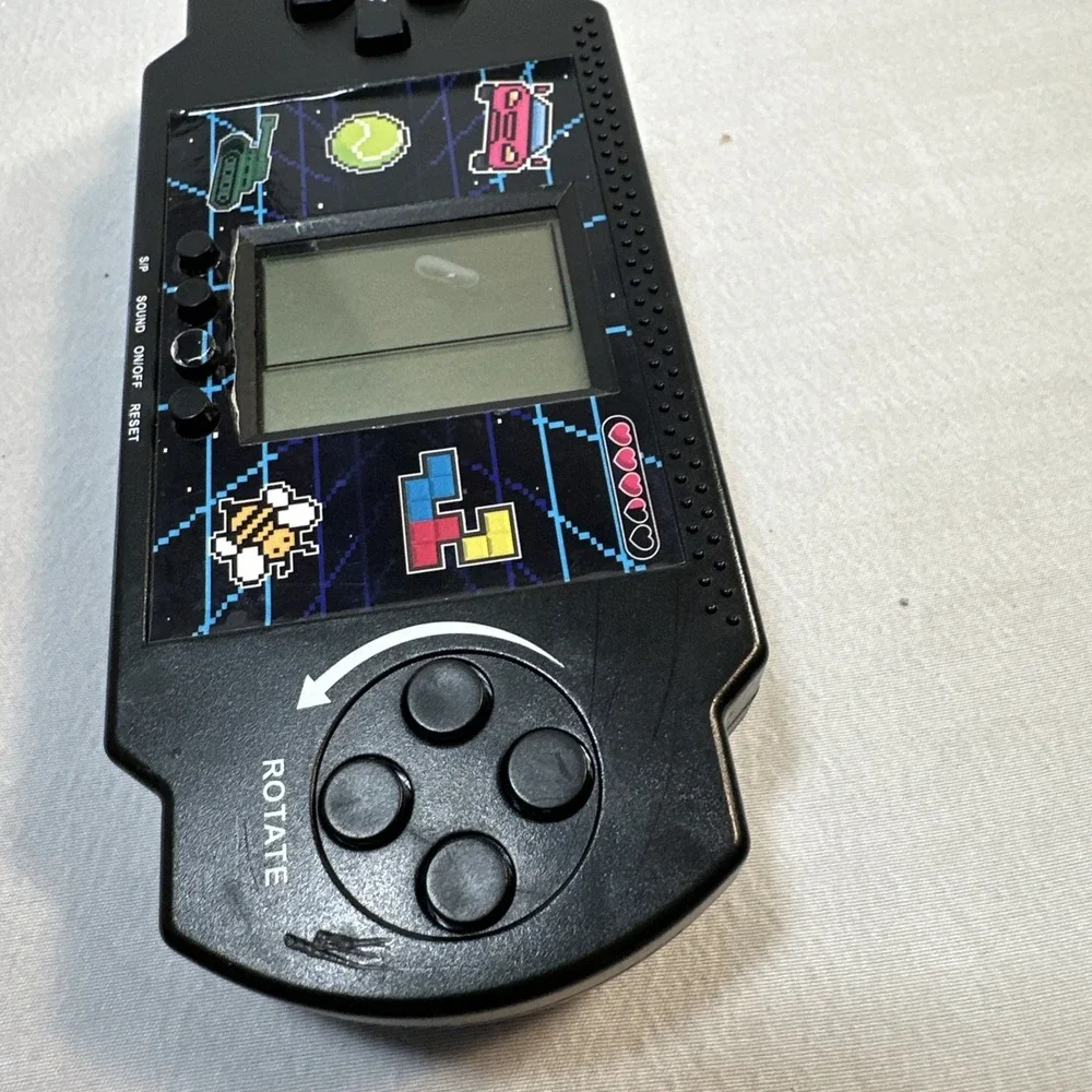 Retro Brick Game 21 in 1 Handheld LCD GAME Vtg Tested (2 AAA batteries NOT inc)